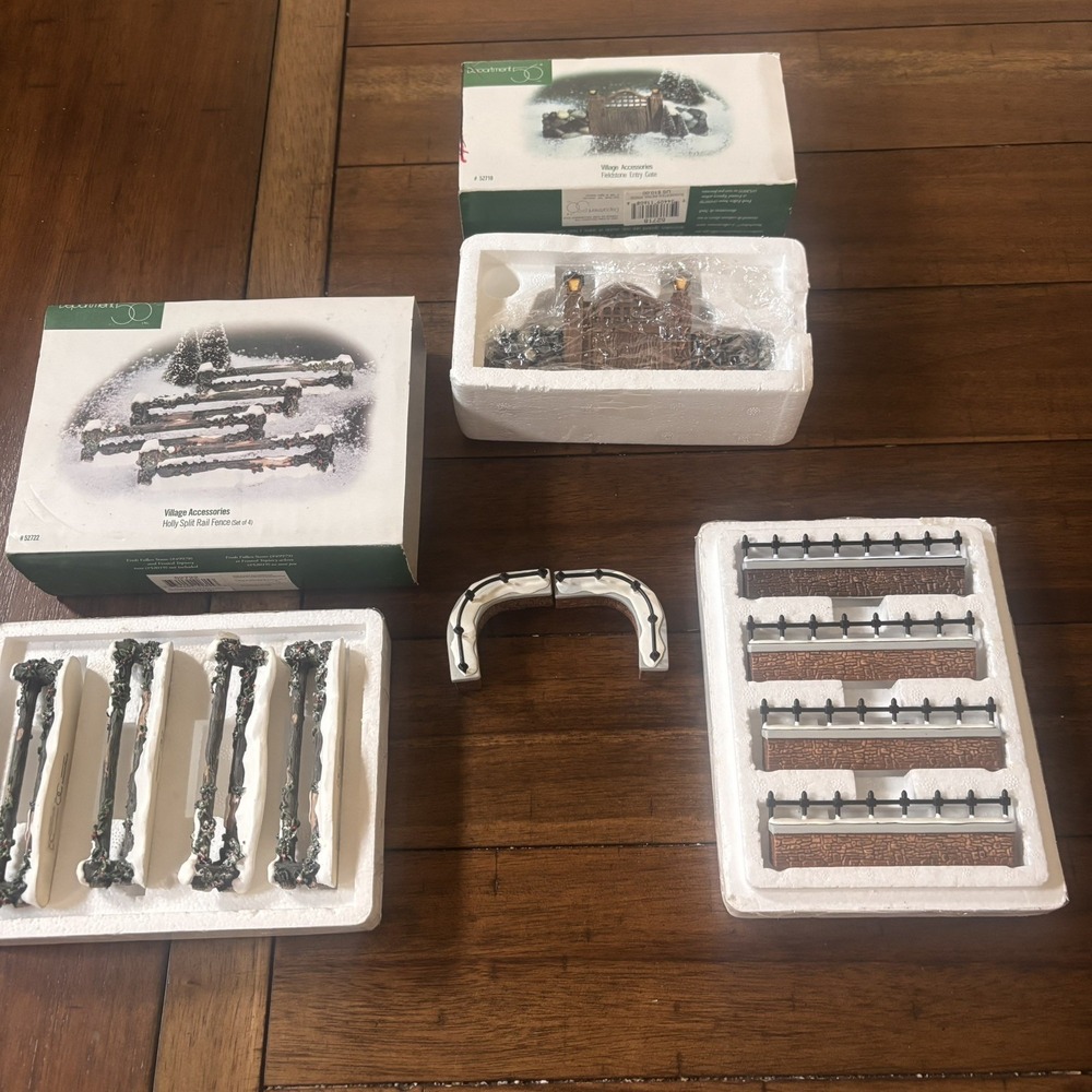Dept 56 Village Acc. Lot Fieldstone Entry Gate Holly Split Rail Fence Wall READ